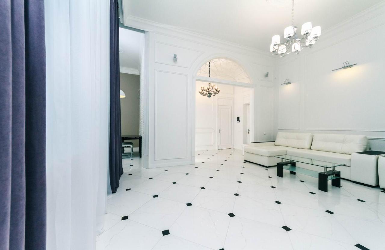 Luxury Beatiful Apartment On Pyshkinska Street Kiew Exterior foto