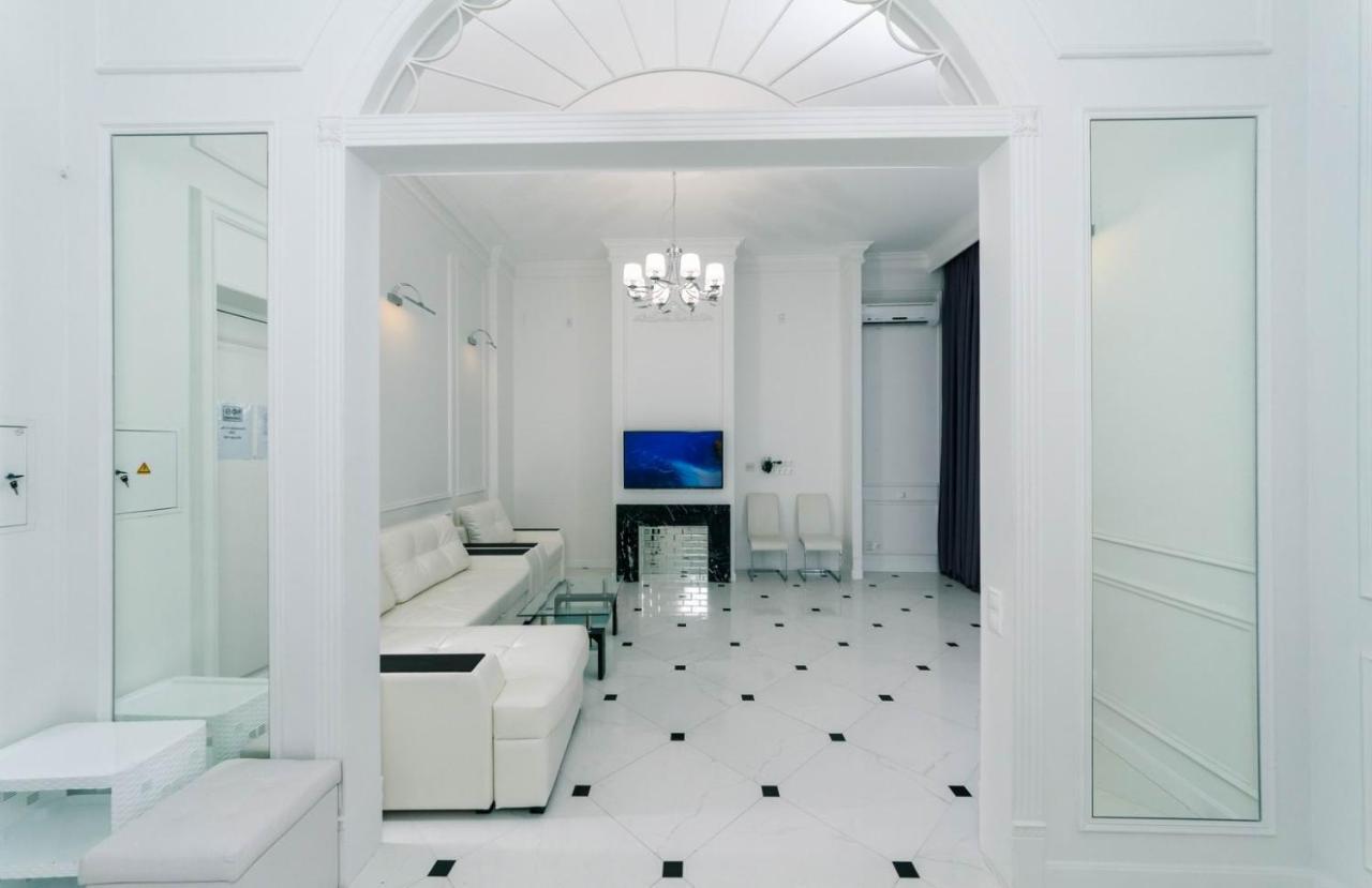 Luxury Beatiful Apartment On Pyshkinska Street Kiew Exterior foto