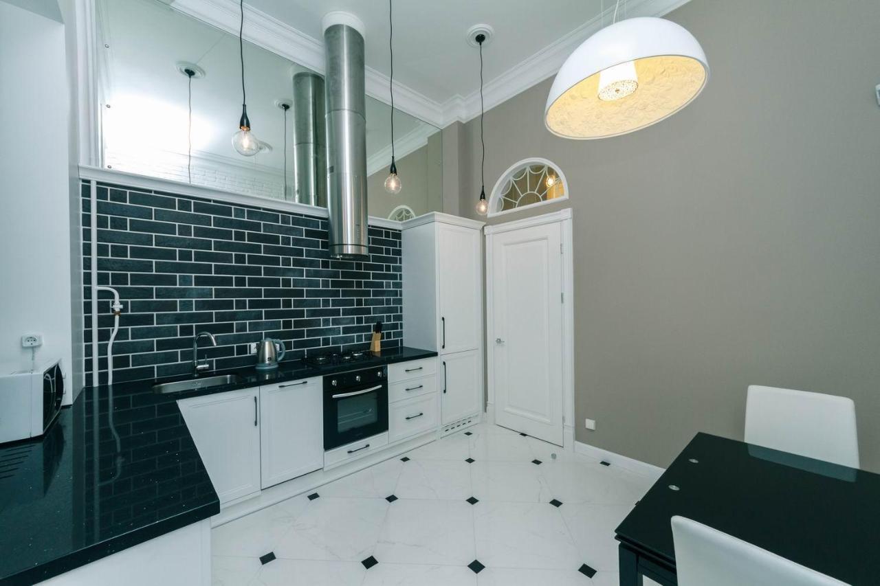 Luxury Beatiful Apartment On Pyshkinska Street Kiew Exterior foto