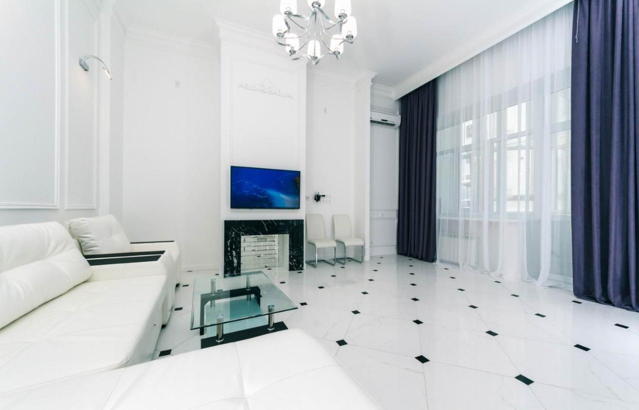 Luxury Beatiful Apartment On Pyshkinska Street Kiew Exterior foto