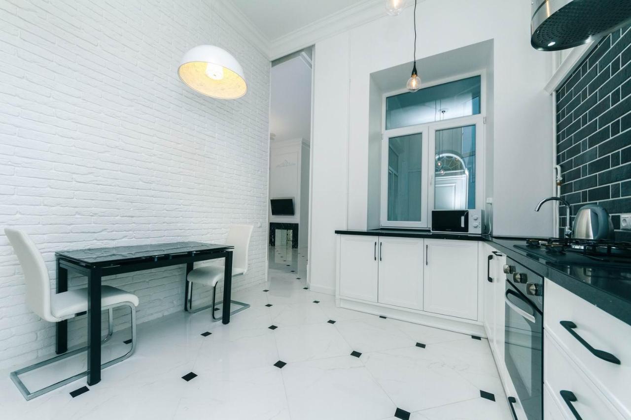 Luxury Beatiful Apartment On Pyshkinska Street Kiew Exterior foto