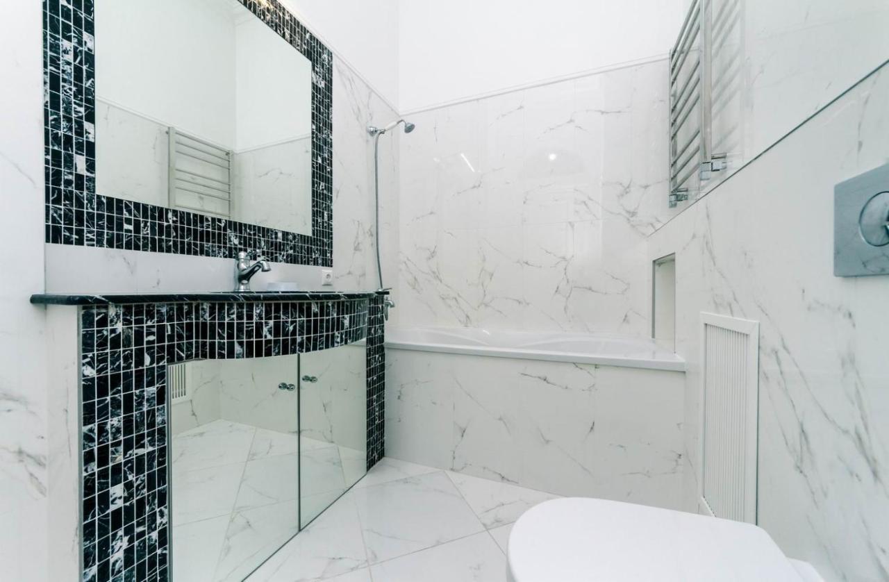 Luxury Beatiful Apartment On Pyshkinska Street Kiew Exterior foto