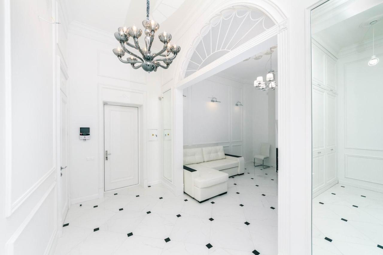 Luxury Beatiful Apartment On Pyshkinska Street Kiew Exterior foto